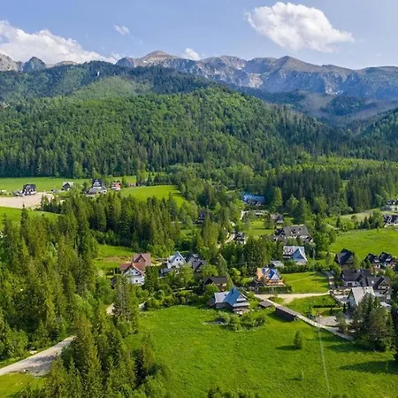 Golden Tatra View - *